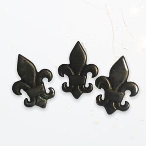 Vintage Findings Fleur de Lis Lily Flower Purity Heraldry Metal Sewing Buttons